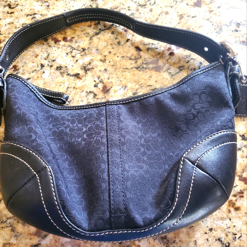 Coach Signature Leather/ Canvas Purse.